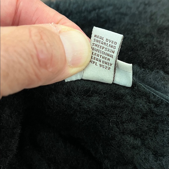 UGG® Tasman Stitch Genuine Lamb
Shearling Bucket Tall Hat UGG Black Suede OSFA - Picture 5 of 5